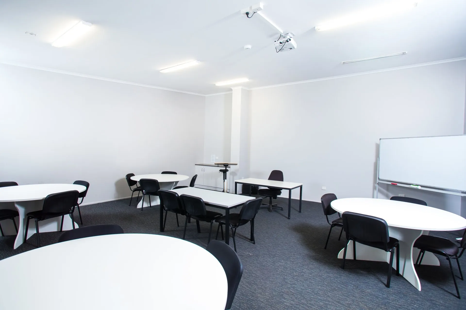 The Silver Ridge Room Image